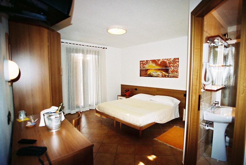 Il Grappolo D' Oro Hotel Arba Buitenkant foto